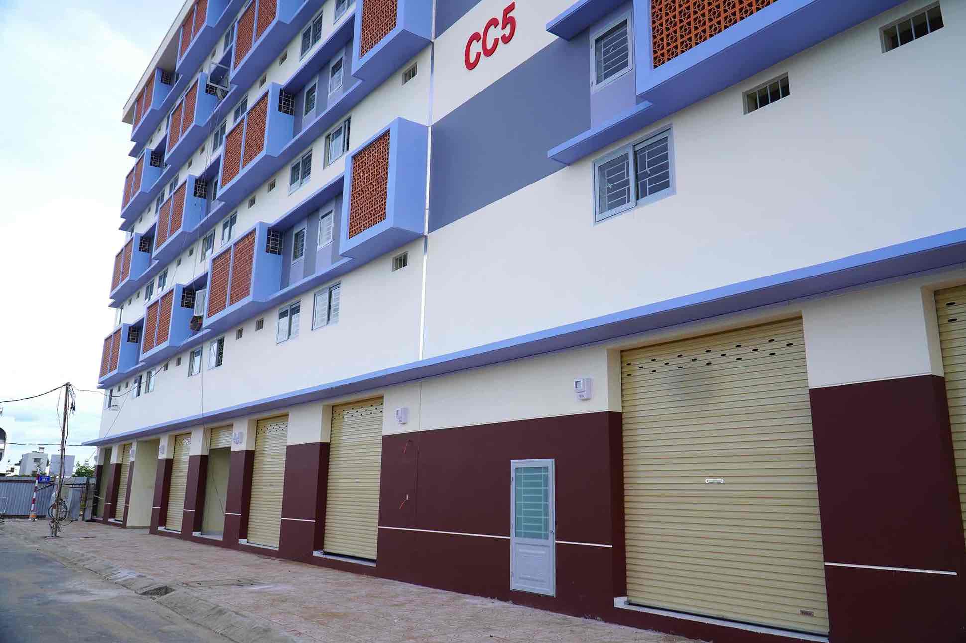 CC5 workers' apartment block is being opened for sale by Thong Nhat Joint Stock Company. Photo: M.C