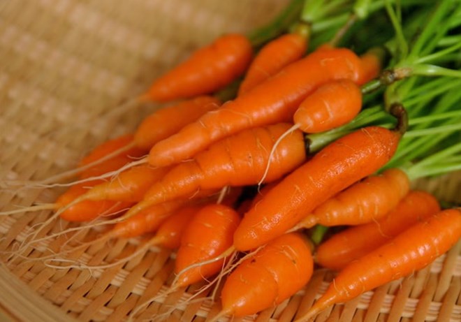 microplastics are entering the human body through many different paths, but by adding vegetables rich in fiber, we can help the body eliminate microplastics and minimize their harm. Photo: Xinhua.