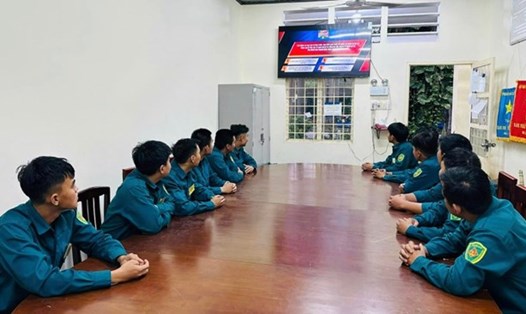 Cử tri kiến nghị về nâng độ tuổi dân quân tự vệ. Ảnh minh họa: Lê Ty