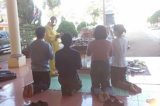 Truong Chinh High School (Ea H'leo District, Dak Lak Province) held a worship ceremony on the school campus. Photo: Hoa Anh