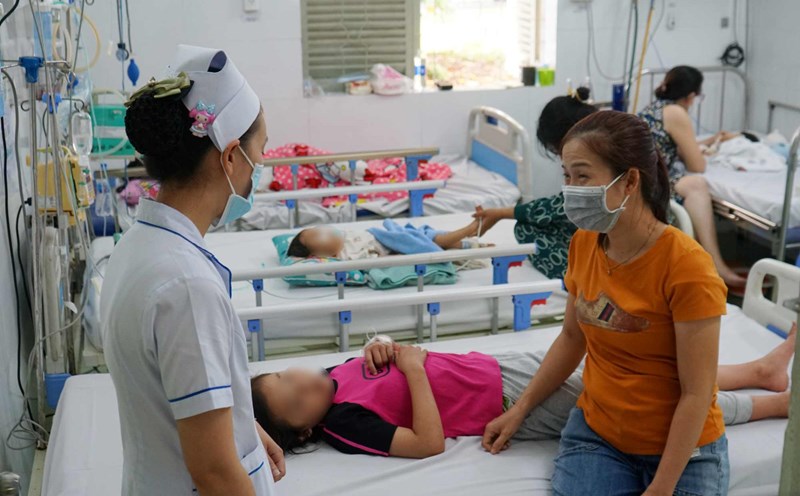 A child with dengue fever was admitted to Children's Hospital 2. Photo: Thanh Chan