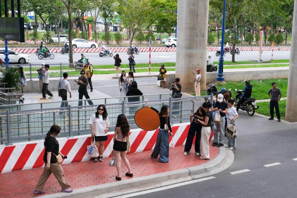 An Phu Metro Station, a million-view check-in spot that attracts young ...