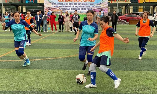 Giải đấu quy tụ 10 đội bóng đến từ các Công đoàn cơ sở (CĐCS) trực thuộc LĐLĐ TP Hạ Long. Ảnh: LĐLĐ Hạ Long