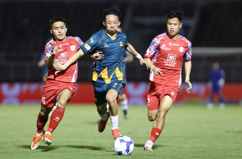 Hoàng Anh Gia Lai thua 0-1 trước TPHCM ở vòng 15 V.League 2024-2025. Ảnh: Thanh Vũ