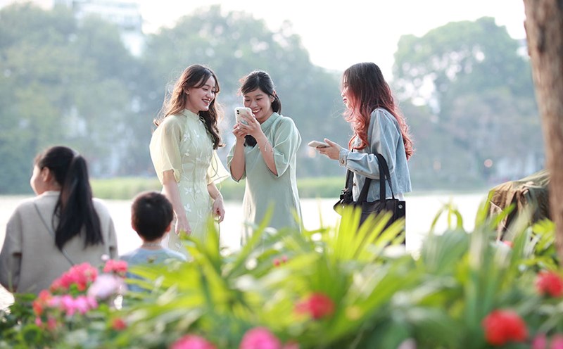 Vietnam ranked 46th in the World Happiness Report 2025, the highest level ever. Photo: Xinhua