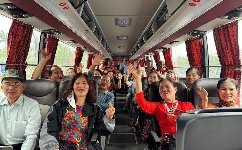 Free Bac Ninh tour by bus is packed with customers on weekends. Photo: Department of Culture, Sports and Tourism of Bac Ninh