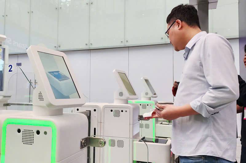 Da Nang International Airport adds 4 automatic entry and exit gates. Photo: Nguyen Thi
