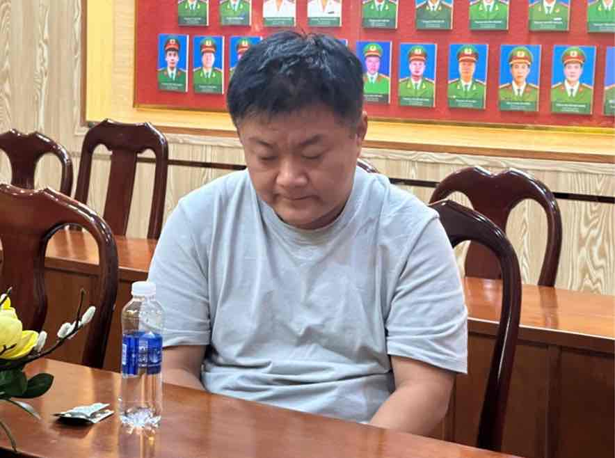 Hình ảnh ông Feng Yong tại Cơ quan Cảnh sát điều tra Công an tỉnh Đồng Nai. Ảnh: Công an Đồng Nai