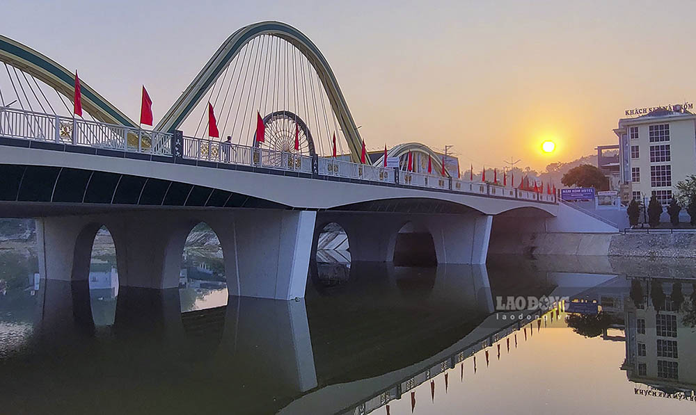 Nam Rom River, the central section of Dien Bien Phu City - part of the Multi-disaster Management Project has been completed. Photo: Thanh Binh
