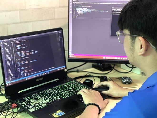 Lương IT dẫn đầu, doanh nghiệp vẫn khát nhân tài