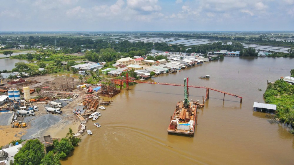 Districts and cities must review and complete detailed reports on the progress of public investment projects and works by the end of March 2025, and report to the Provincial People's Committee. Photo: Ngoc Mai