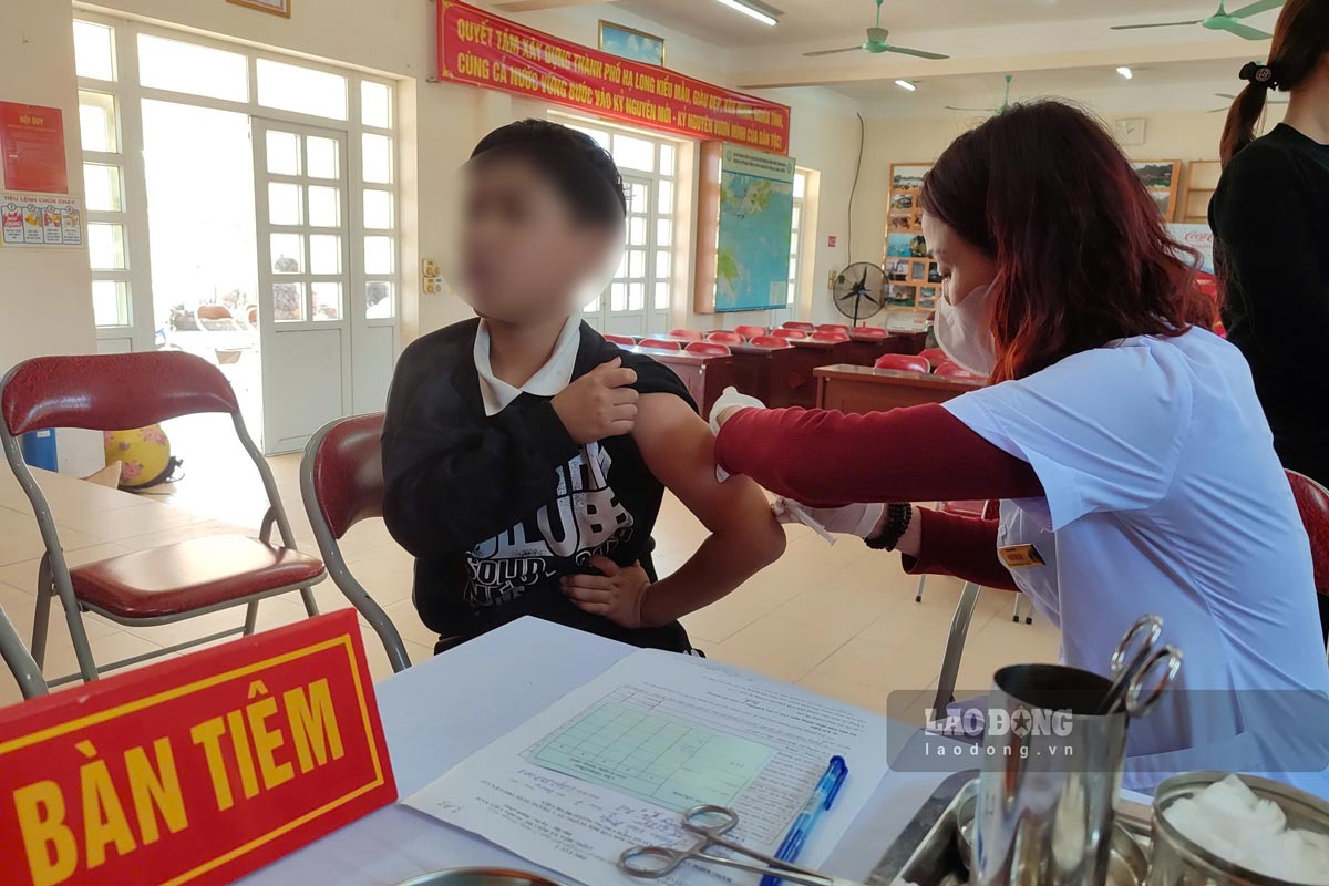 Measles vaccination will be implemented in Ha Phong ward, Ha Long city, Quang Ninh province in 2025. Photo: Doan Hung