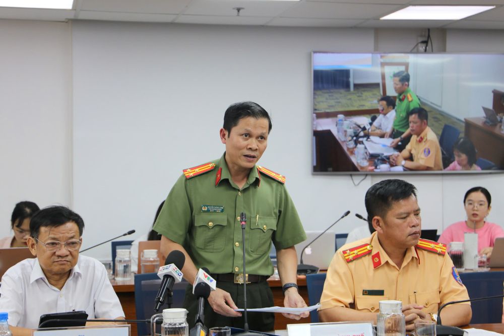 Thuong ta Nguyen Thang Long, Pho truong Phong Tham muu, Cong An TPHCM thong tin vu viec tai hop bao chieu 20.3. Anh: Minh Tam