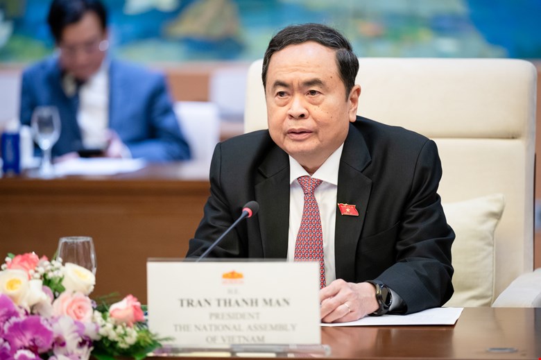 Politburo member and National Assembly Chairman Tran Thanh Man has signed and issued a number of Resolutions of the National Assembly Standing Committee on personnel work in a number of provinces. Photo: Quochoi.vn