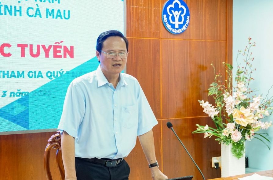 Mr. Le Hung Cuong, Deputy Director of Ca Mau Social Insurance, informed that on April 1, the regional model will be implemented. Photo: Ca Mau Insurance