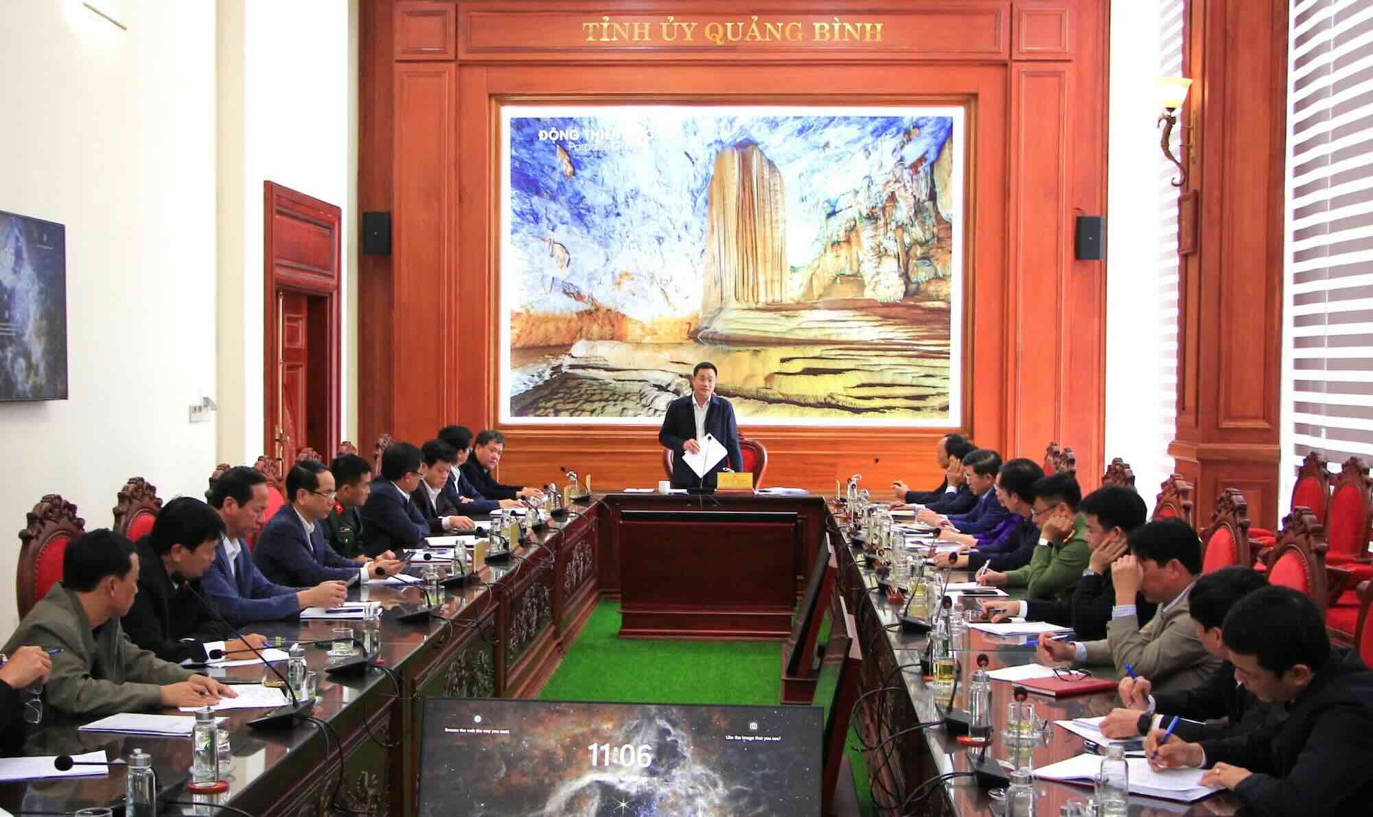At the first meeting, the Steering Committee on the arrangement and reorganization of district and commune-level administrative units in Quang Binh province determined the goal of reducing the number of commune-level administrative units to less than 30 units. Photo: Huy Hoang