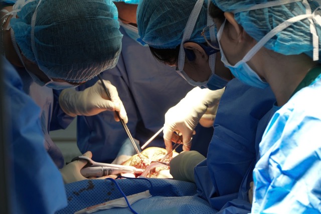 The patient underwent surgery to reconstruct the cancer tongue. Photo: Dinh Chinh