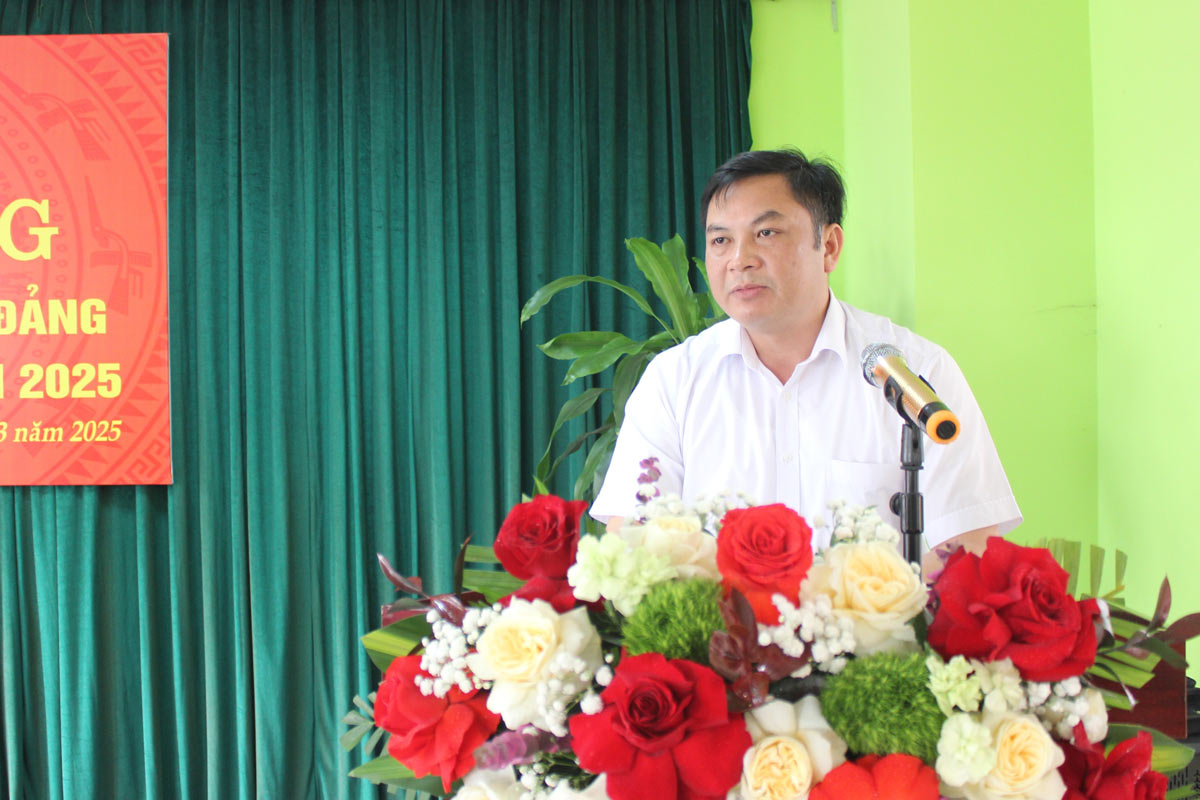 Mr. Do Van Tuan, Permanent Vice Chairman of Mong Cai City People's Committee (Quang Ninh), Secretary of the Party Committee of Thanh Pho Private Investment Units spoke at the opening ceremony. Photo: Mong Cai Portal