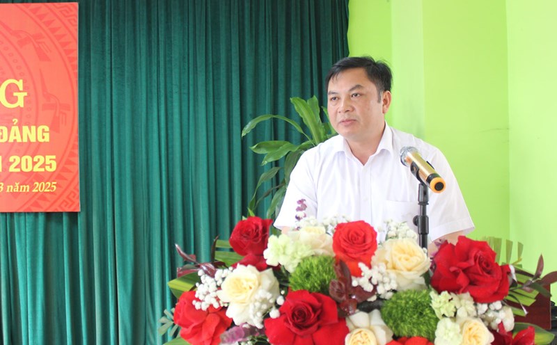 Mr. Do Van Tuan, Permanent Vice Chairman of Mong Cai City People's Committee (Quang Ninh), Secretary of the Party Committee of Thanh Pho Private Investment Units spoke at the opening ceremony. Photo: Mong Cai Portal