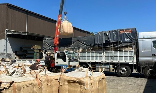 Việc các doanh nghiệp có thêm nhiều cơ hội vay vốn sẽ giúp thúc đẩy phát triển hoạt động sản xuất kinh doanh. Ảnh: Bảo Trung