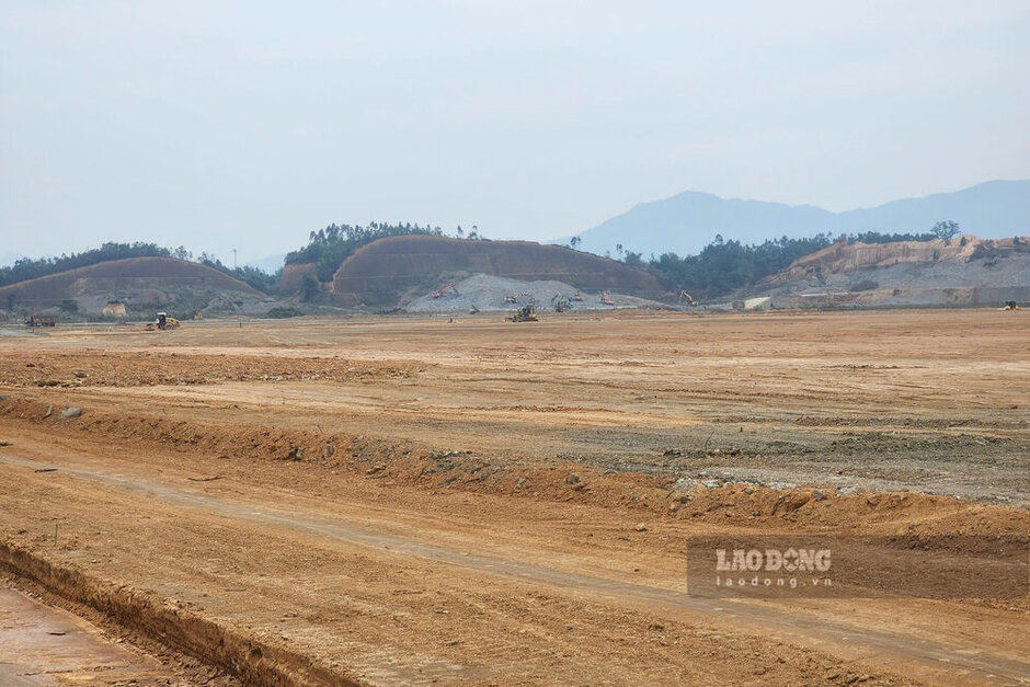 Mat bang rong lon duoc san gat. Anh: To Cong.