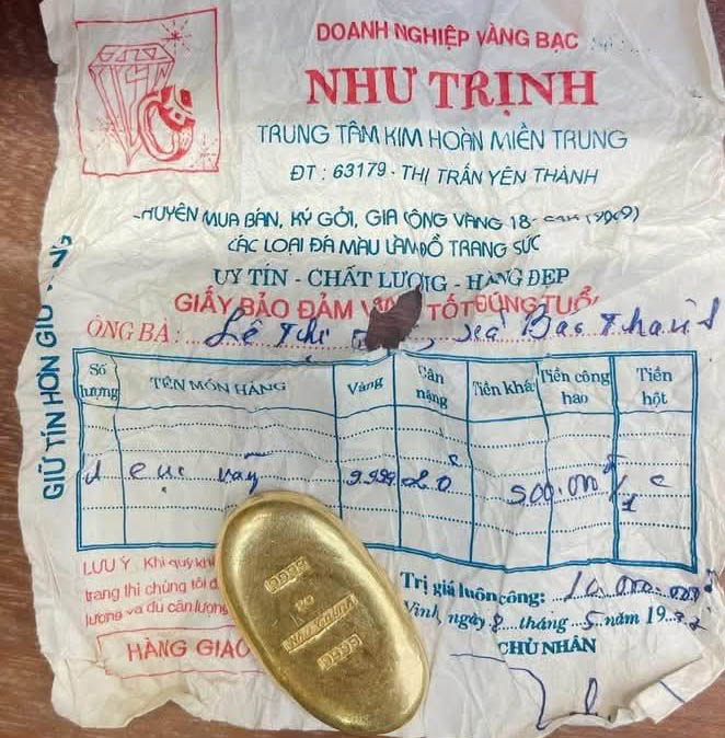 After 28 years of investment, the old lady in Nghe An decided to finalize the profit in the amount of money increased by 20 times the investment capital. Photo: Ngoc Anh