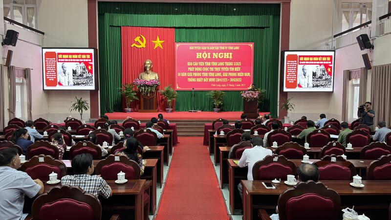 Launching a contest to learn about the 50th anniversary of the liberation of Vinh Long. Photo: Hoang Loc