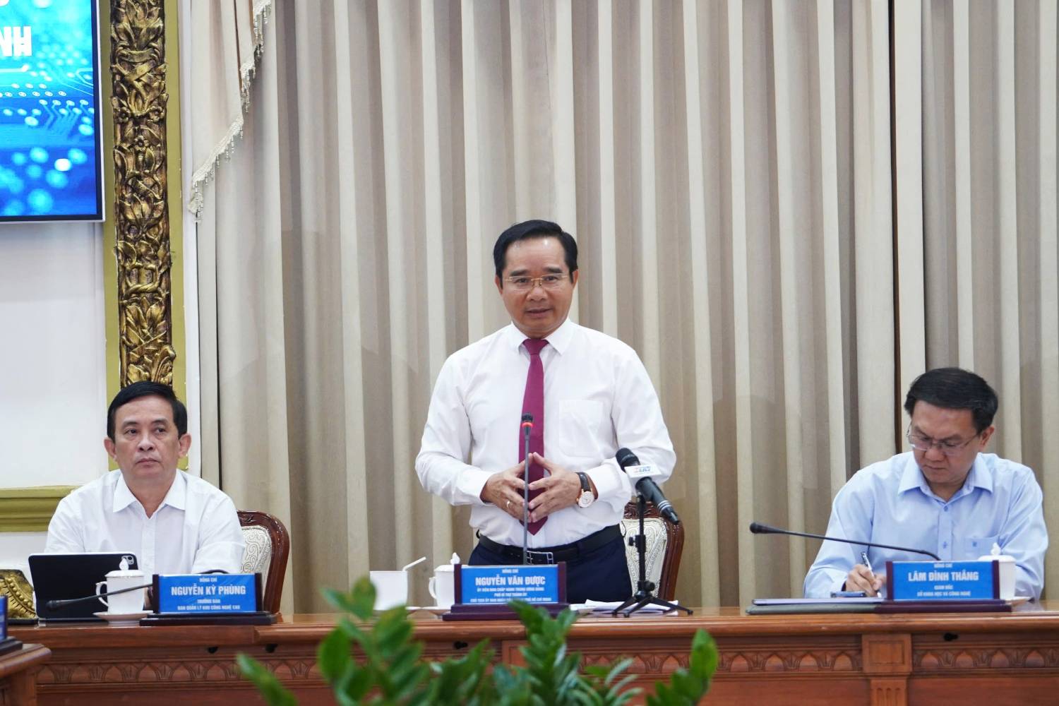 Chairman of Ho Chi Minh City People's Committee Nguyen Van Duoc spoke at the workshop. Photo: NGUYEN ANH