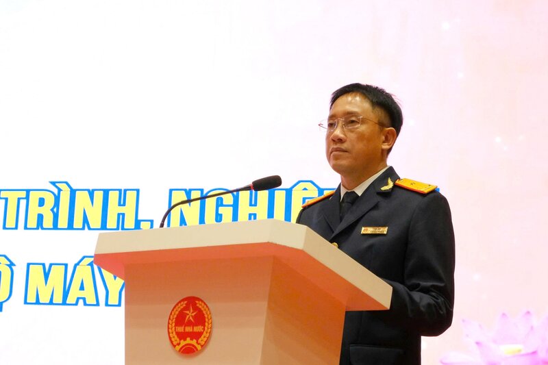 Deputy Director Mai Son said that from the end of November 2024 to March 2025, the tax sector has switched to a new organizational model. Photo: Tax Department.