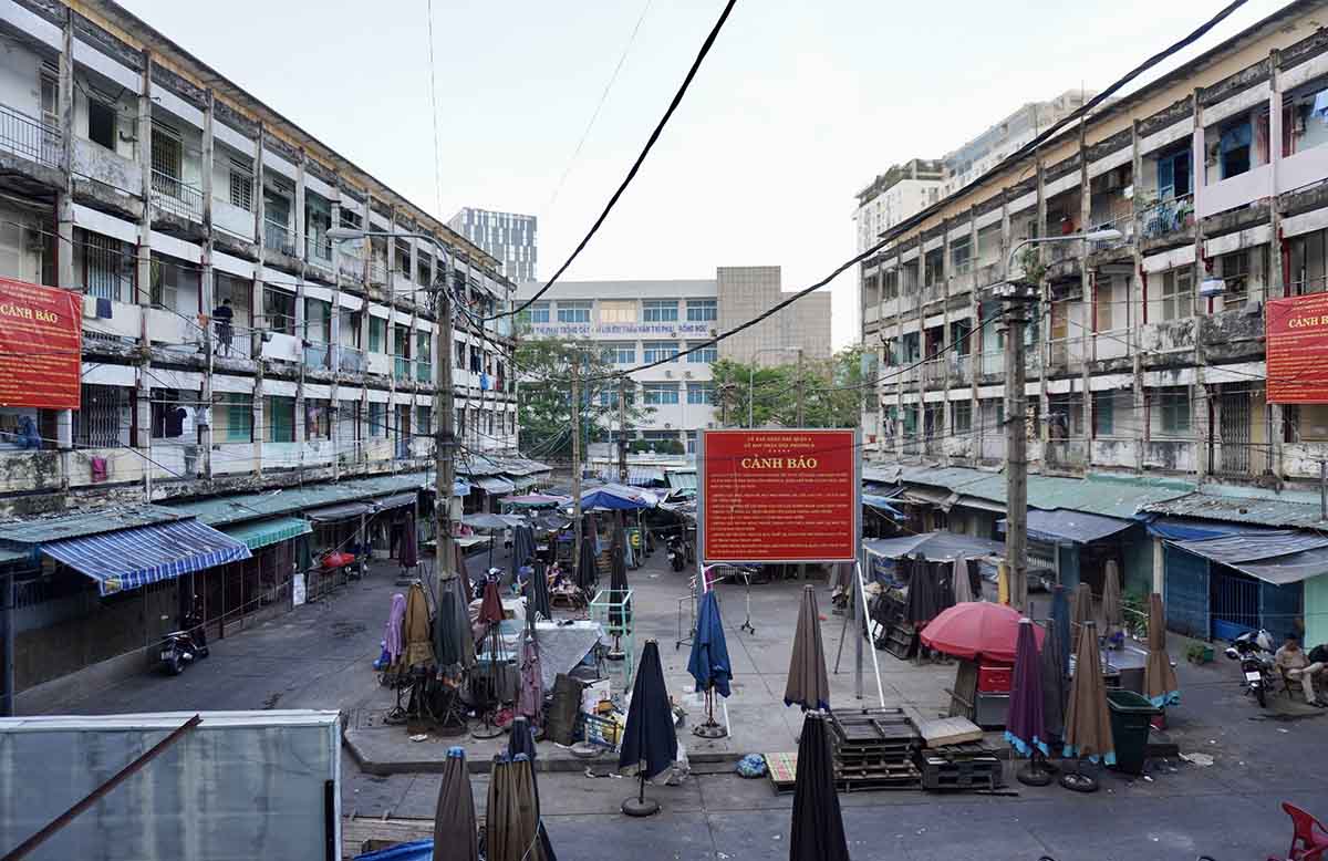 Vinh Hoi Apartment lots A, B, C (District 4) are level D apartments, severely damaged, especially dangerous, no longer ensuring safe living conditions for residents. Photo: Nhu Quynh