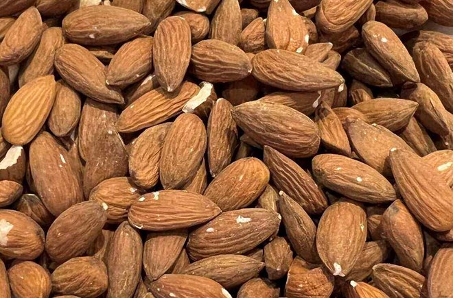 Some types of seeds contain nutrients that help hair grow thick and strong. Photo: Kieu Vu.