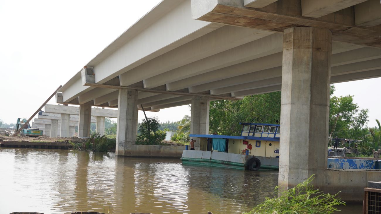 A river-crossing bridge on the Chau Doc - Can Tho - Soc Trang expressway through Soc Trang province
