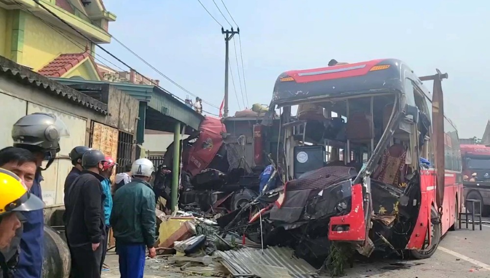 The scene of the accident that injured 8 people in Quang Binh. Photo: Thanh Chuong
