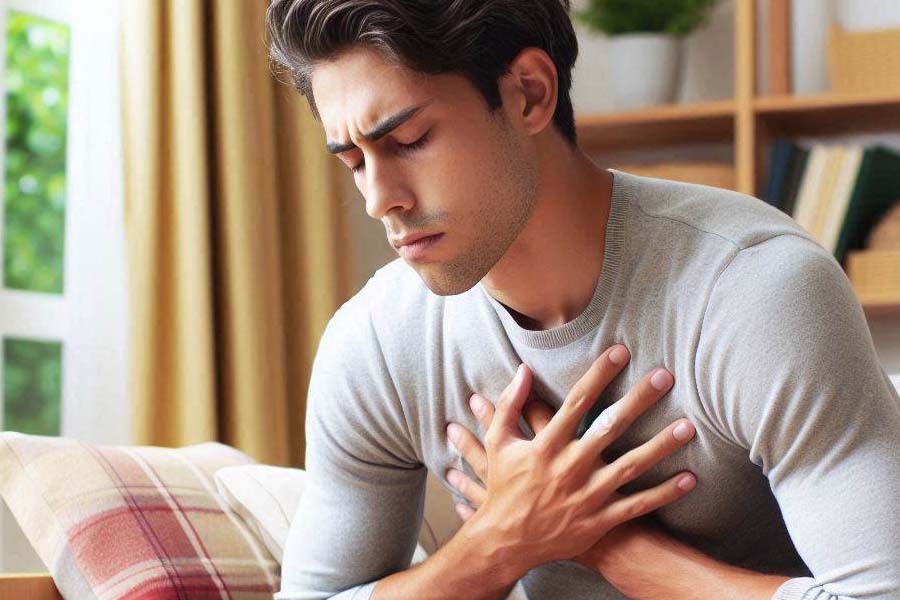 Trào ngược axit không chỉ gây ợ nóng mà còn có thể dẫn đến khó thở, một triệu chứng cần được chú ý và kiểm soát kịp thời. Ảnh: AI