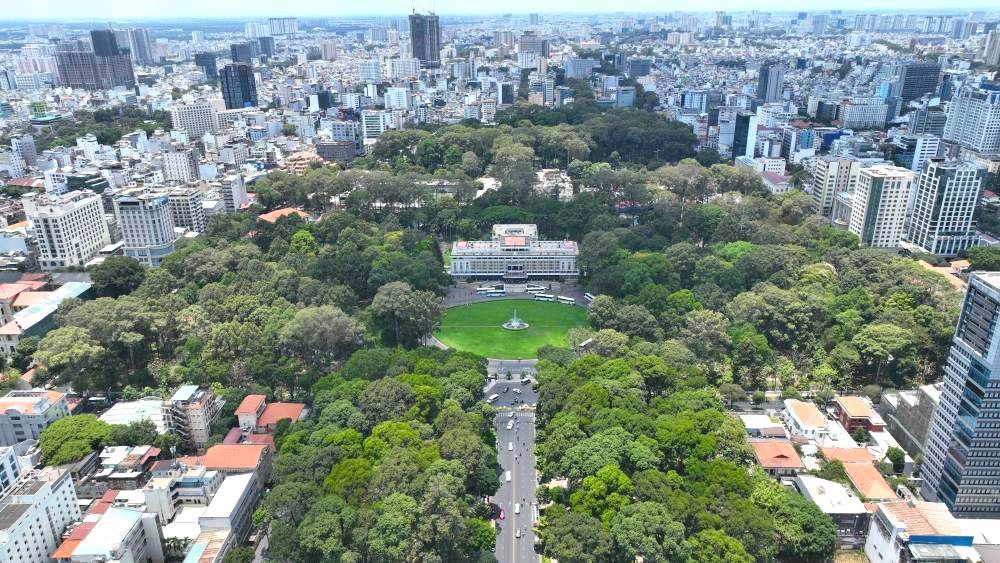 30/4 Park area in front of Thong Nhat Hall (District 1, HCMC). Photo: Anh Tu
