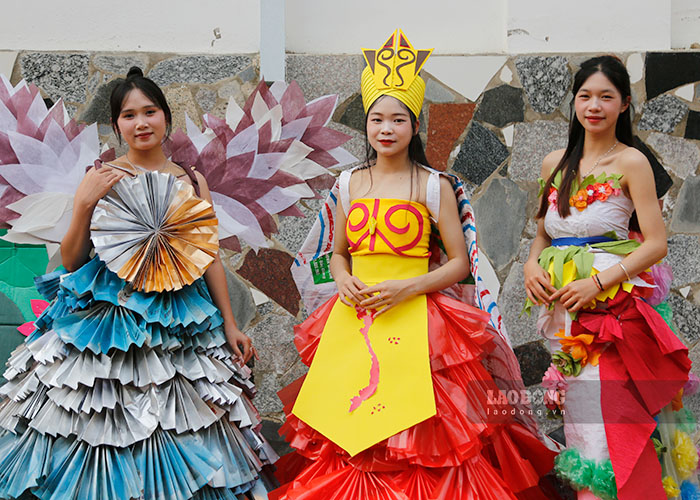 The outfits are designed by students majoring in Preschool Education.