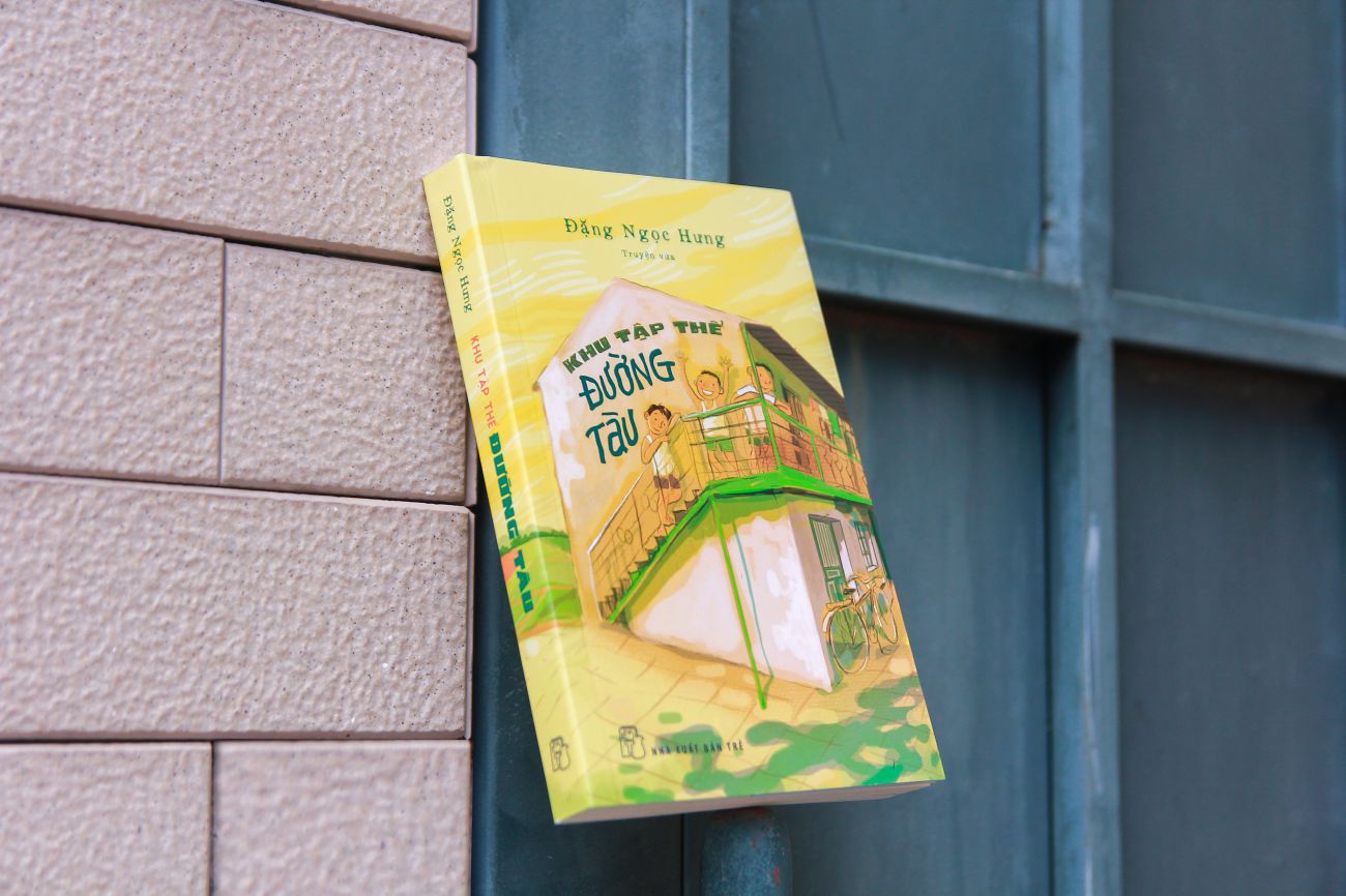 Book of the Railway Collective Housing Area. Photo: Tre Publishing House