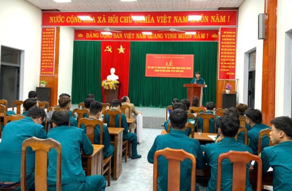 Increase the allowance for militia and self-defense commanders to nearly 600,000 VND according to Decree 16. Photo: Hoai Suong