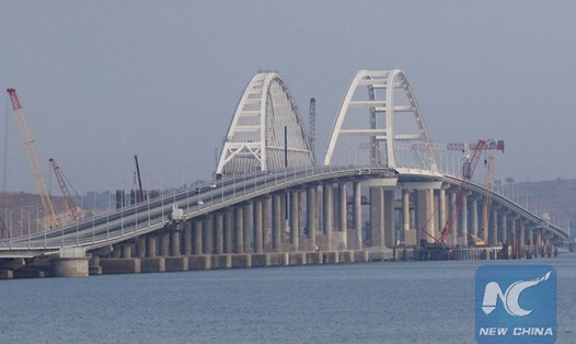 Cây cầu nối Nga và bán đảo Crimea. Ảnh: Xinhua