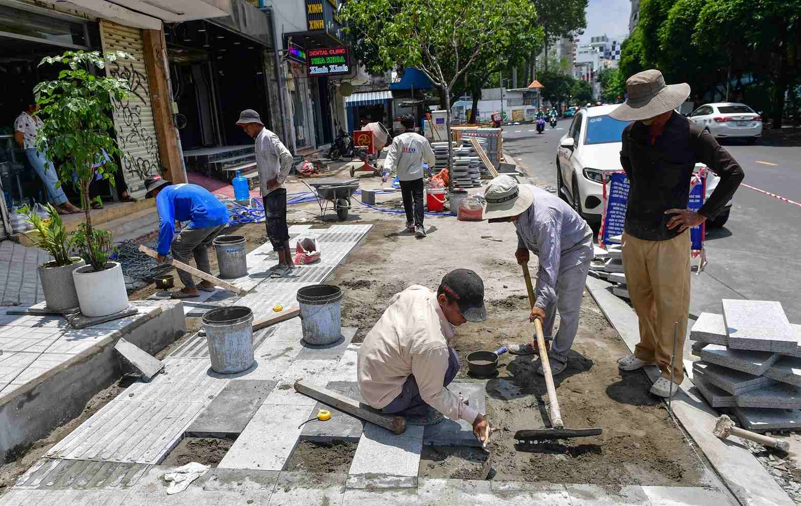 The sidewalks of many streets in District 1, Ho Chi Minh City are being paved with granite. Photo: Minh Quan