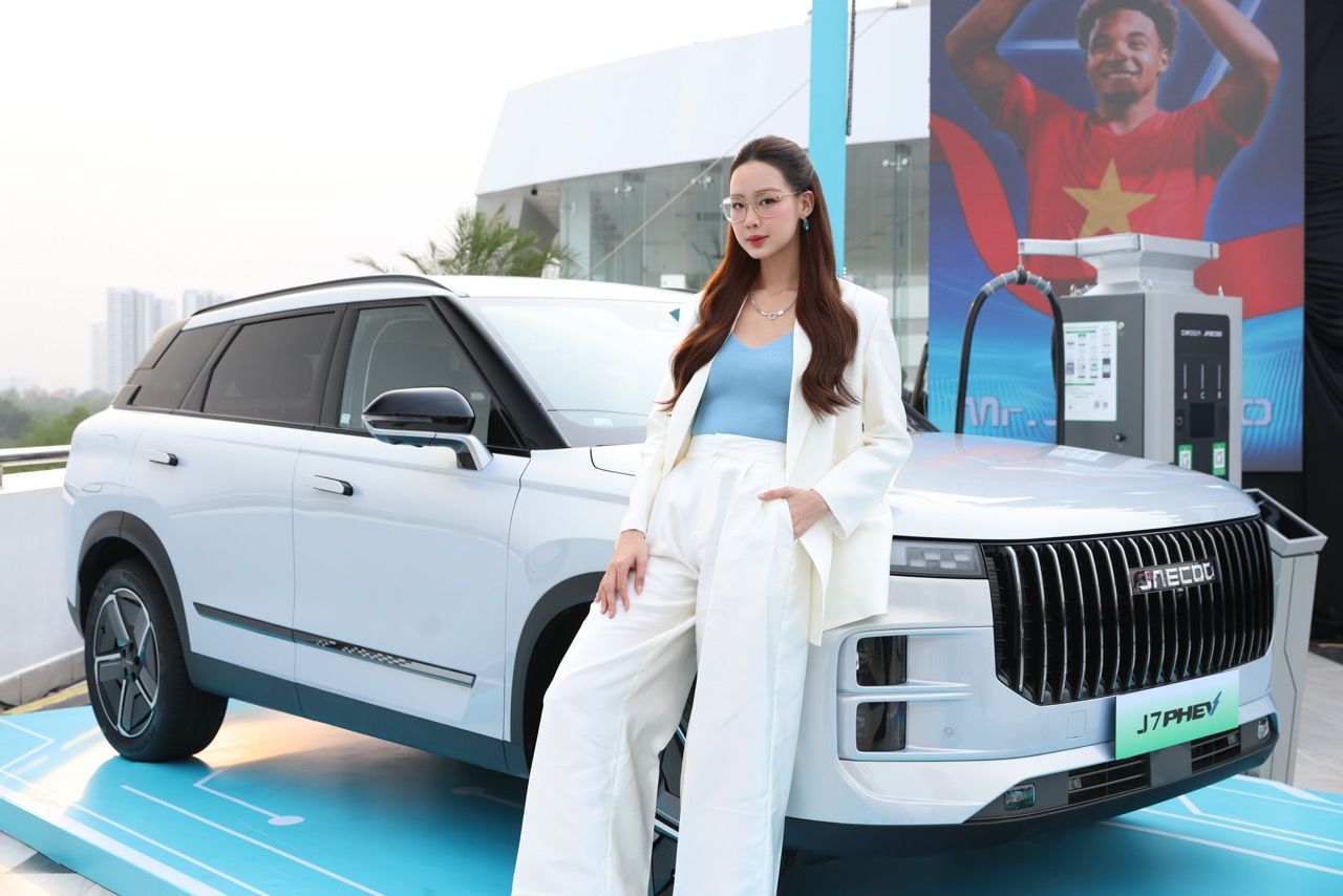 Miss Bao Ngoc's new quarterly quarterly quarterly. Photo: Sen Vang.