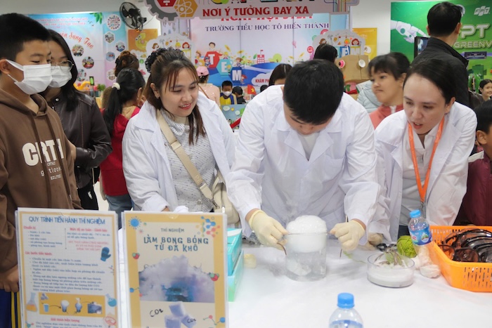 Da dang cac hoat dong tai Ngay hoi STEM quan Ngu Hanh Son, TP Da Nang. Anh: Nguyen Linh