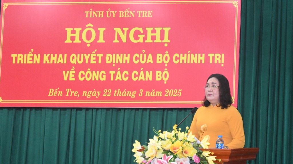 Bà Hồ Thị Hoàng Yến - Bí thư Tỉnh ủy Bến Tre - phát biểu tại hội nghị. Ảnh: Thành Nhân