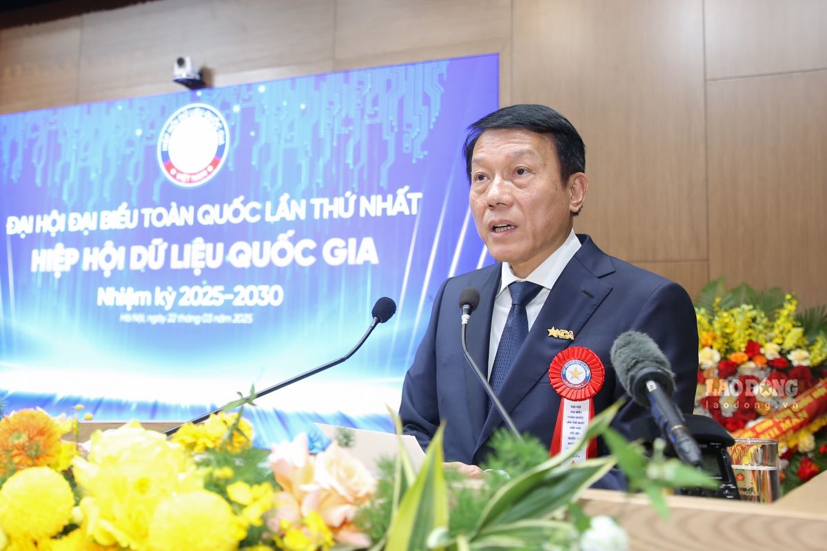 General Luong Tam Quang, Politburo member, Minister of Public Security, Chairman of the National Data Association, accepted the direction of General Secretary To Lam at the Congress. Photo: Nguyen Hai