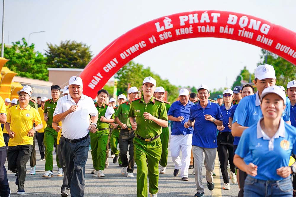 Hon 1.000 van dong vien tham gia su kien. Anh: So VHTTDL Binh Duong