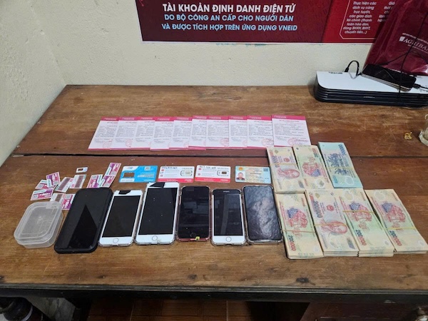 Tang vật liên quan công an thu giữ. Ảnh: Công an Đà Nẵng
