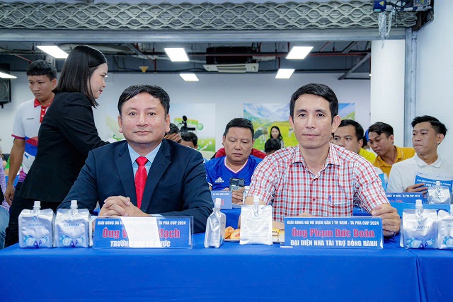 Thac si, Luat su Vo Dan Mach (ben trai), Truong ban to chuc giai dau hua hen mang toi mot giai dau hap dan voi chuyen mon cao. Anh: Dinh Thao