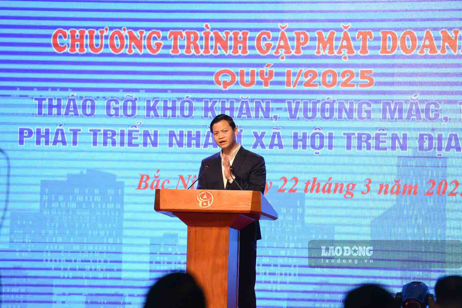 Chairman of the People's Committee of Bac Ninh province Vuong Quoc Tuan spoke at the conference. Photo: Van Truong