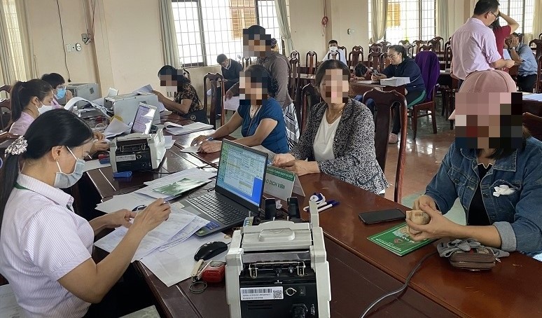 Credit institutions do not loosen credit granting conditions in areas with high risks. Illustrative photo: Bao Trung