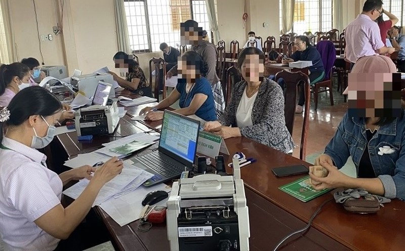 Credit institutions do not loosen credit granting conditions in areas with high risks. Illustrative photo: Bao Trung